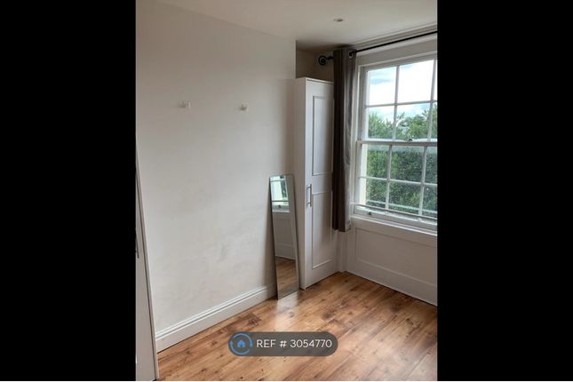 Flat E, Bath Road, Reading photo 4