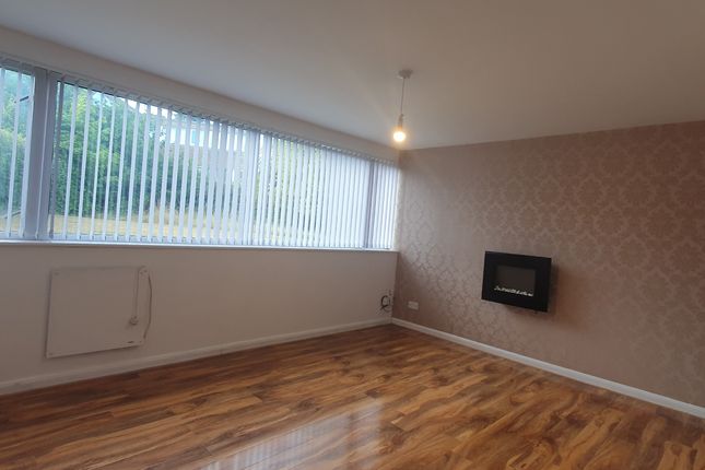 8, Balmoral Close, Coventry photo 2