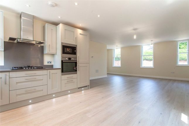 2 Essex House,, Finings Road, High Wycombe photo 4