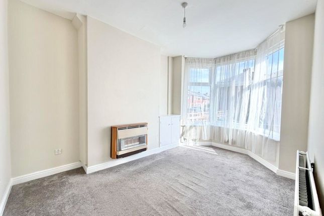 53, Bassett St,, London photo 4