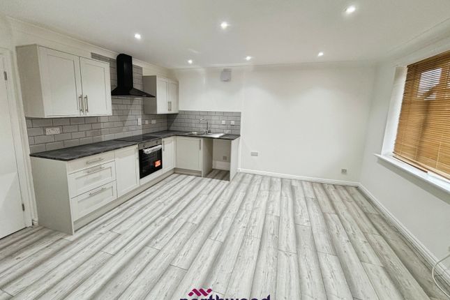 37, Lock Keepers Court, Hull photo 5