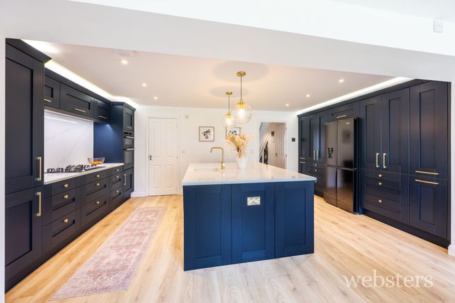 6 Ernest Drive, Norwich photo 2