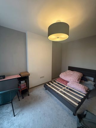 68A Watlands View, Newcastle photo 5