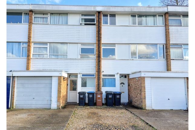 Thumbnail Terraced house for sale in Wood Vale, Hatfield