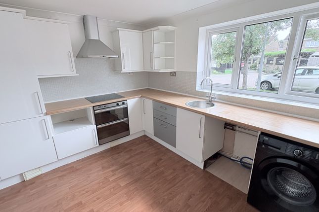 21 Swainby Close, Hull photo 2