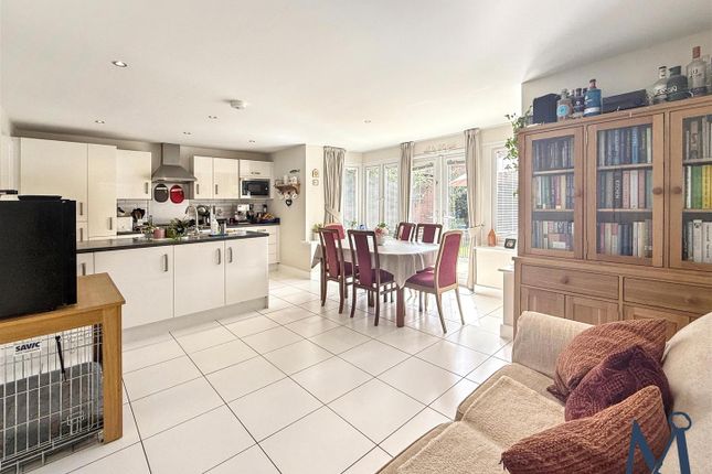 18, Frances Way, Ibstock photo 2