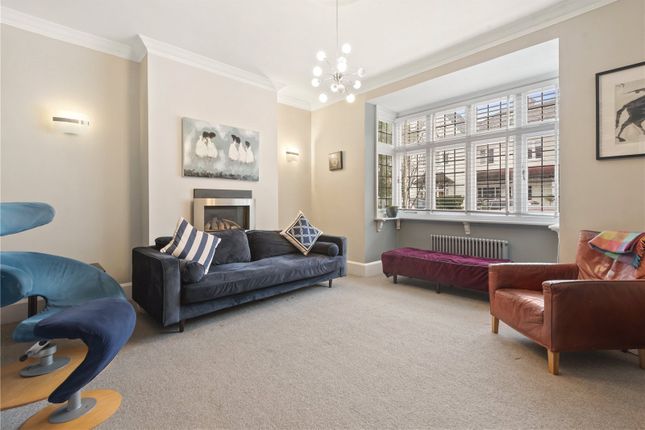 6, Clavering Avenue, London photo 2