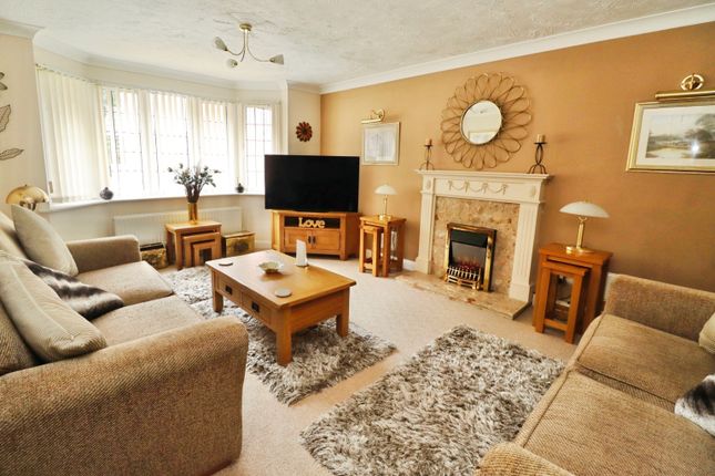 35, Worcester Close, Lincoln photo 4