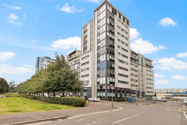 Flat for sale in Castlebank Place, Glasgow