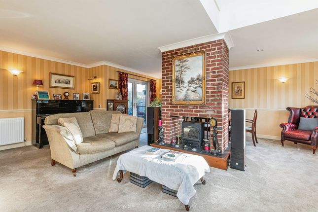 2, Windmill View, Holmfirth photo 2
