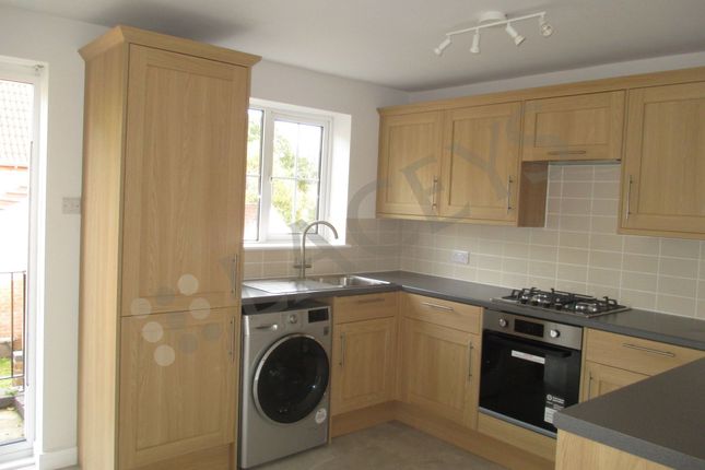 16 Athelney Way, Yeovil photo 2