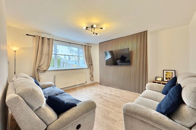 3, Houston Crescent, Dalry photo 2