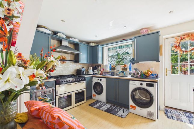 55 Glen Luce, Turners Hill, Waltham Cross photo 2