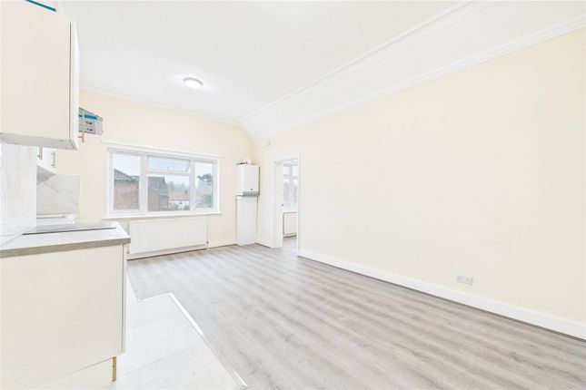 Flat 8, Newbury House, 237, Andover Road, Berkshire photo 3