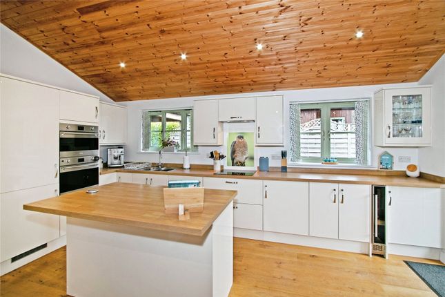 Sparrow Hawk Lodge, 19, Meadowside Farm, St. Columb photo 3