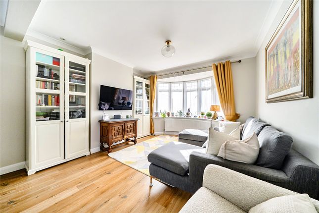 84, Grand Avenue, Surbiton photo 3