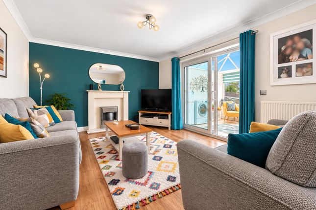 17, Caer Peris View, Fareham photo 2