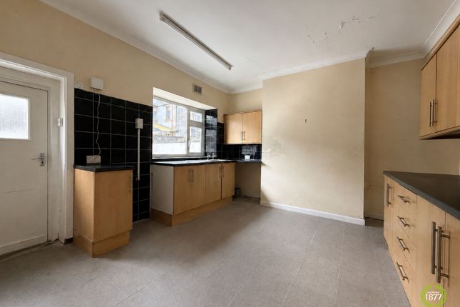 22 West View, Accrington photo 4