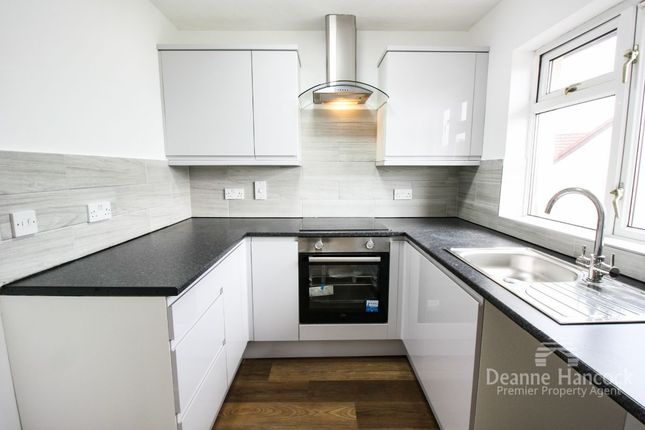 91 College Dean Close, Plymouth photo 2