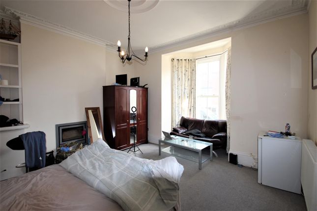 Room to rent in Shaftesbury Road, Southsea