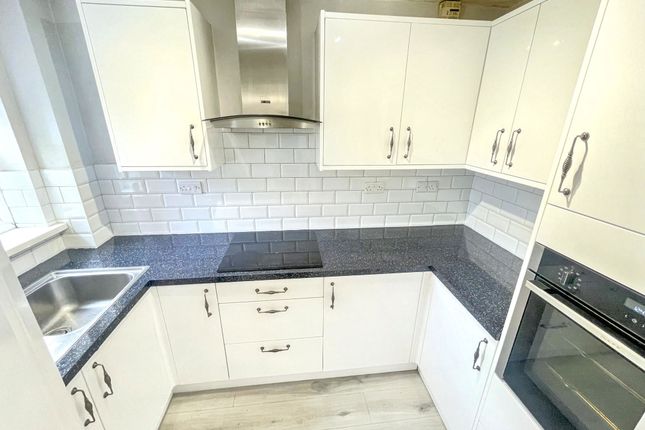 10 Harton Lea, North Avenue, South Shields photo 4