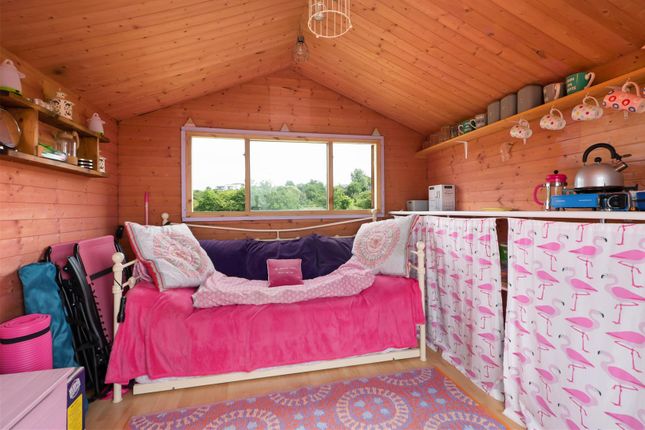 Beach Hut 28, West Beach, Whitstable photo 2
