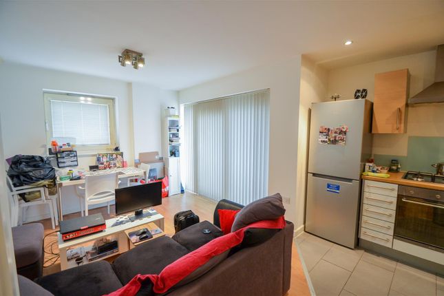 Flat for sale in Tequila Wharf, Commercial Road, Limehouse
