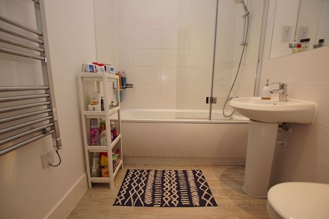 24 The Bridgehouse, Weevil Lane, Gosport photo 4