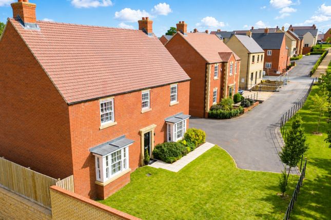 55, Aintree Avenue, Towcester, Northamptonshire photo 3