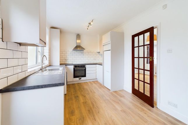 35, Filey Waye, Middlesex photo 2