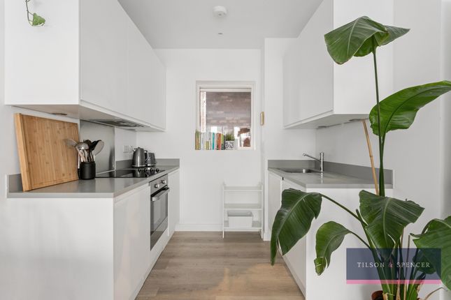 Flat 4 Pippin House, Apple Tree Road, London photo 4