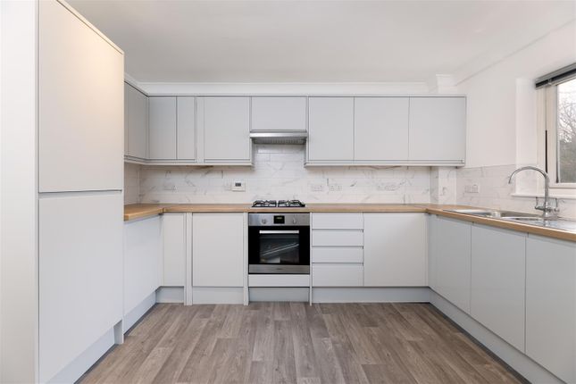 Thumbnail Flat to rent in Westleigh Avenue, London