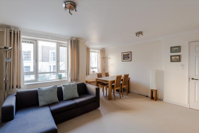 6, Regents Plaza Apartments, London photo 2