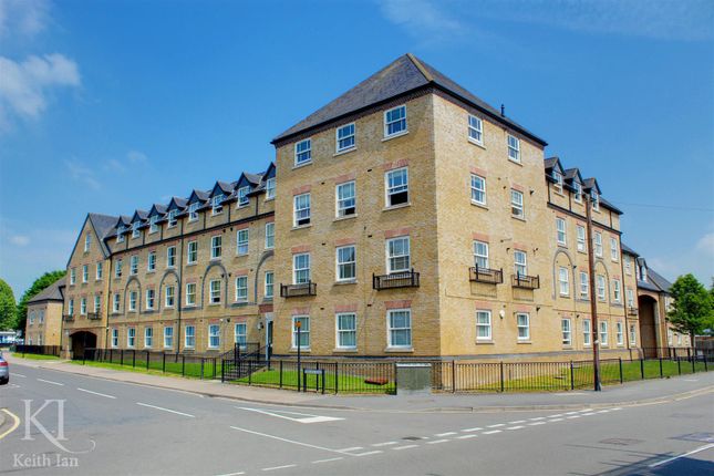 Thumbnail Flat for sale in Bowsher Court, Ware
