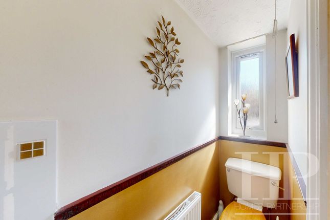 Room 4, 2 Franklin Road, Crawley photo 3