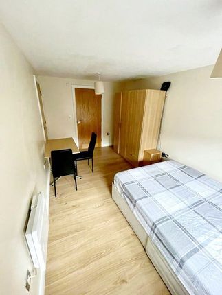 Thumbnail Flat to rent in Onyx Mews, London