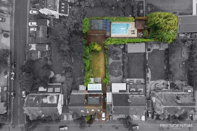 15 The Avenue, Loughton photo 4