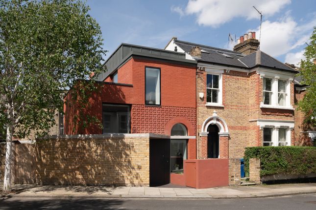 End terrace house for sale in St. Aidans Road, London
