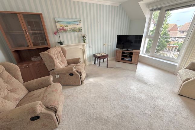 32 Pegasus Court, The Street, Rustington photo 2