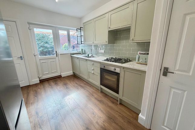 10, Medbourne Gardens, Middlesbrough photo 3