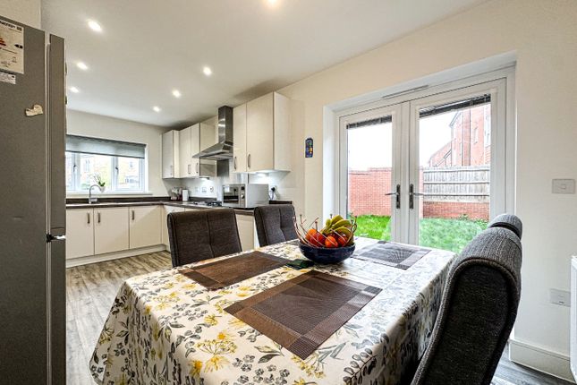 9 Apple Tree Close, Norton Fitzwarren, Somerset photo 4