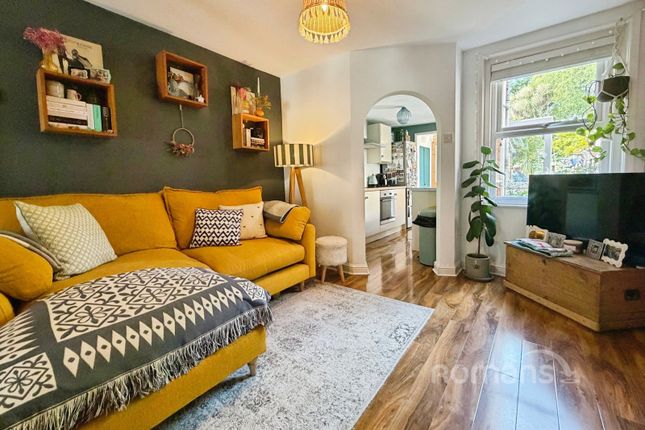 34, Eaton Road, Surrey photo 2