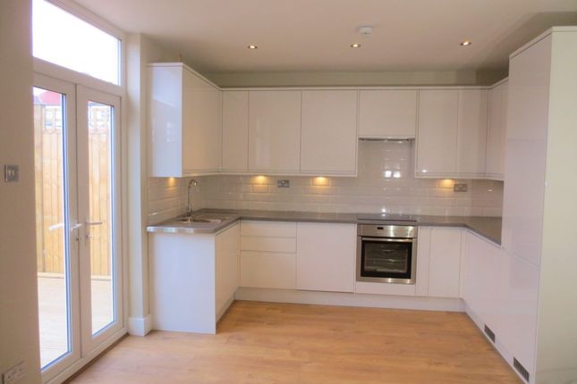 Terraced house to rent in Tylecroft Road, London