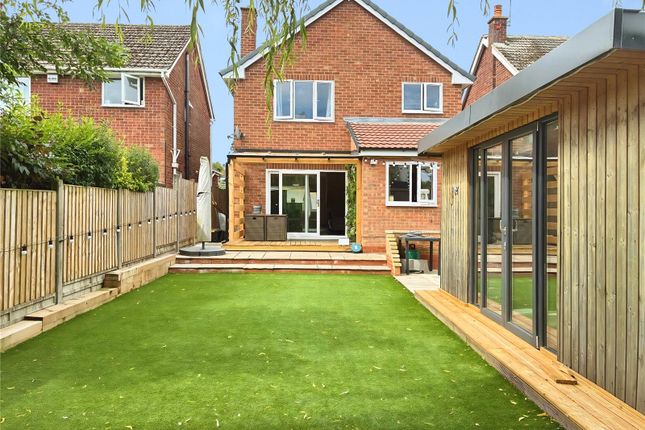 37, Featherstone Close, Warwickshire photo 2