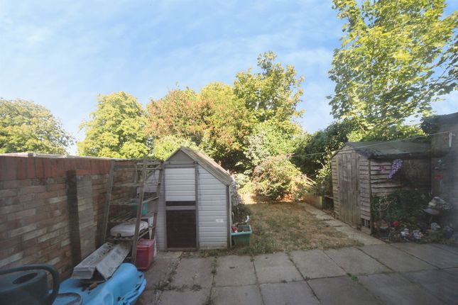 51, Trident Drive, Dunstable photo 2