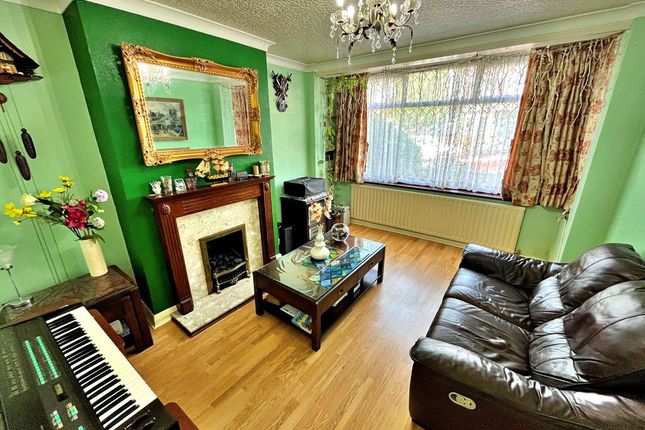 45, Beechmount Avenue, London photo 3