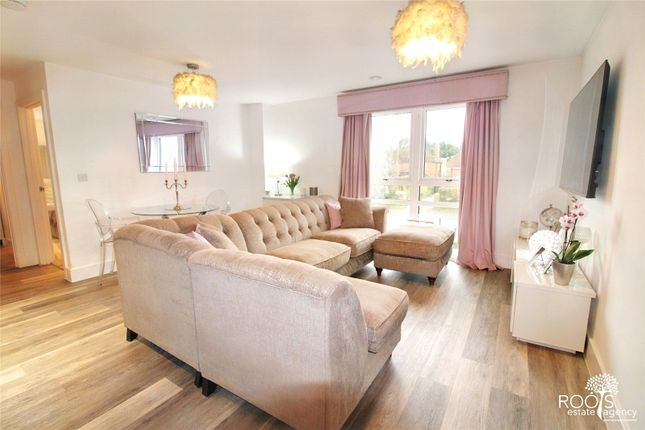 Flat for sale in Apus House, Francis Close, Thatcham, West Berkshire
