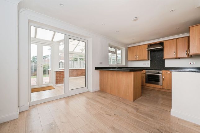 86, Tickleford Drive, Southampton photo 4