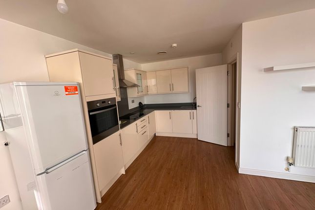 46 Nova House, 1 Buckingham Gardens,, Slough photo 3