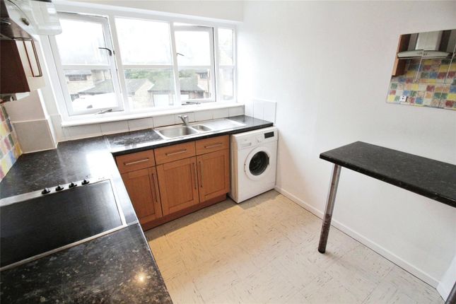 34, Courtney Park Road, Basildon photo 2